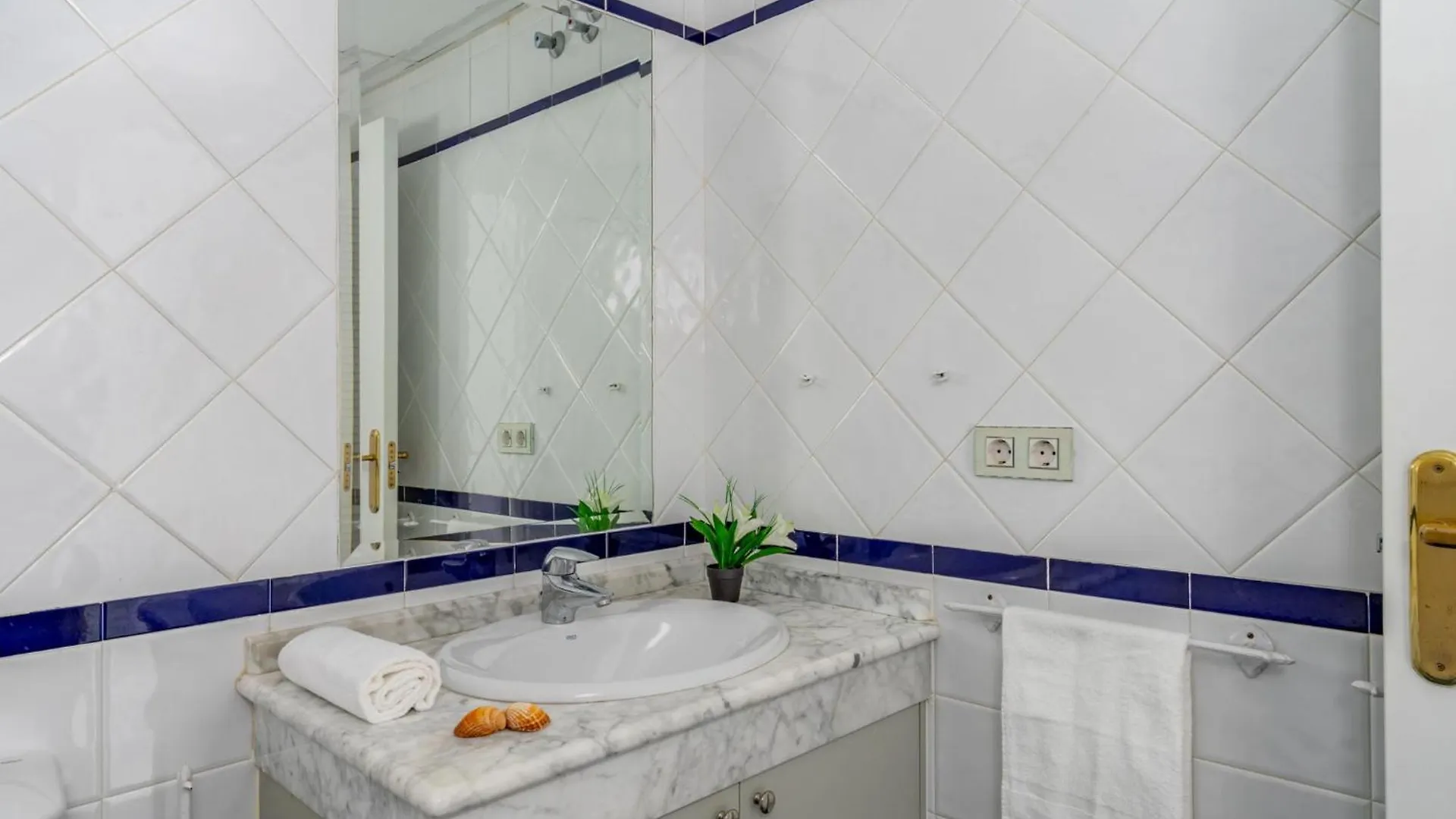 Apartment Las Adelfas By Interhome マルベーリャ